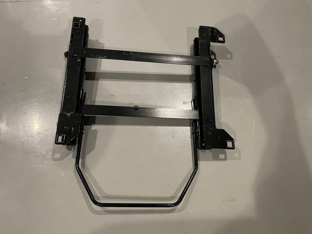 アウディ A6 4G C7 運転席RH レカロ 6穴 ZaZa fit シートレール拍卖