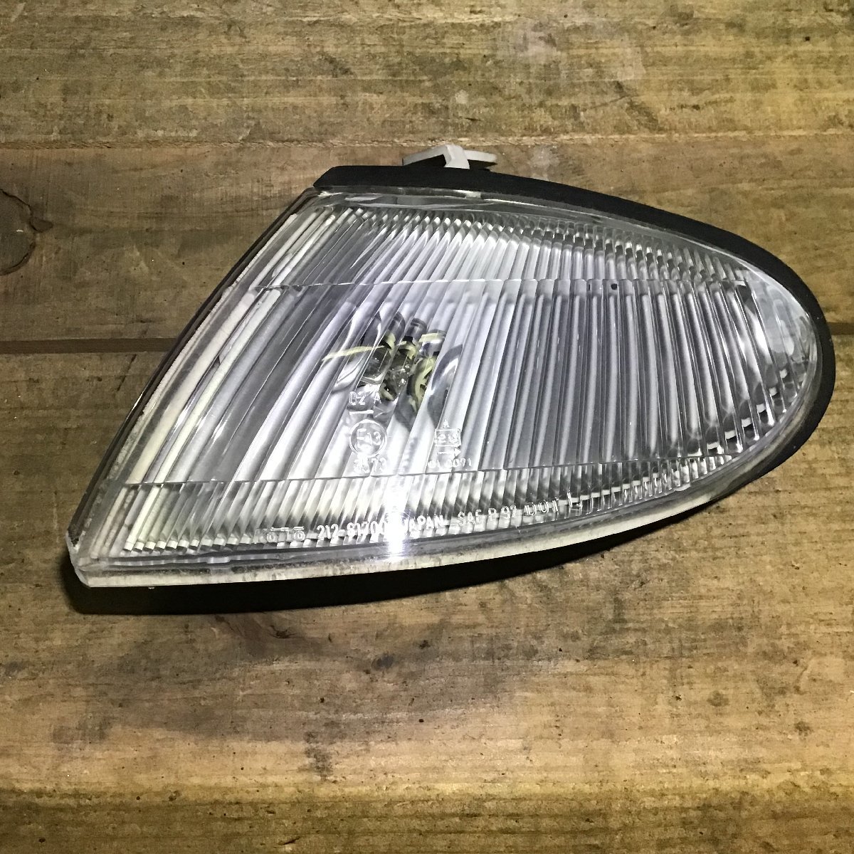 右 クリアランス ランプ マツダ ファミリア BHALP 平成6年式 7649 0159 KoiTo 212-61700 中古拍卖