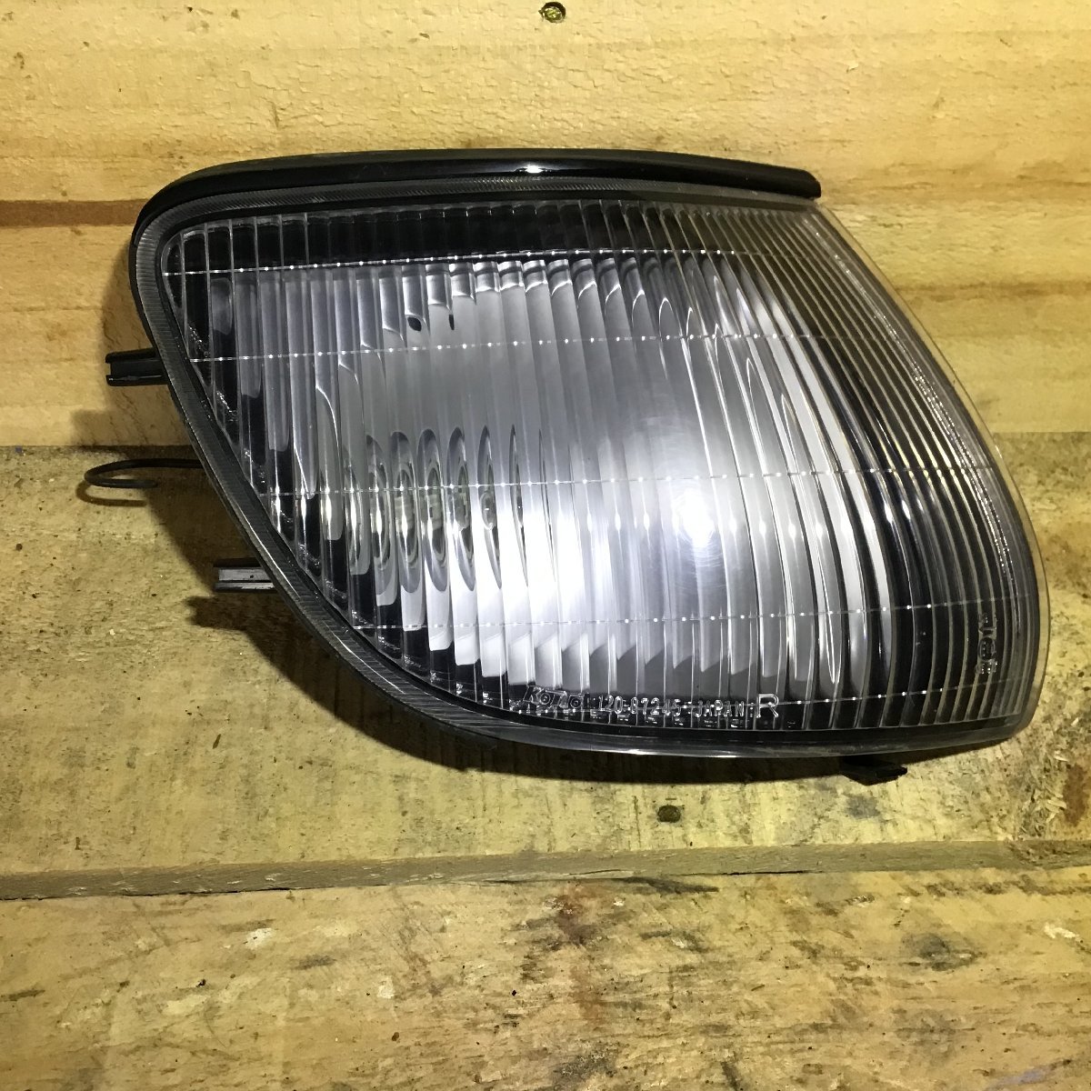 右 クリアランス ランプ 三菱 デリカ KoiTo 120-87245 R 中古拍卖