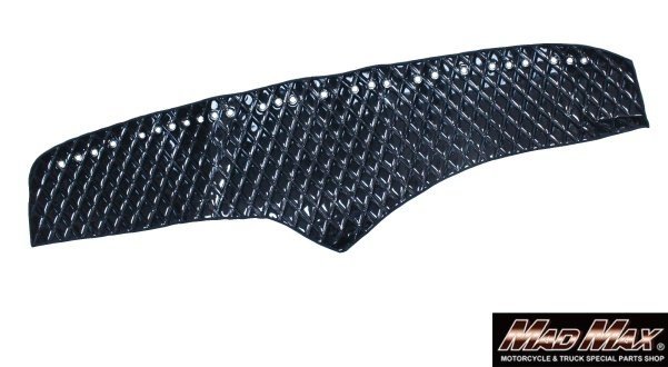 MADMAX トラック用品 UD クオン/フレンズクオン キルト ダッシュマット ダブルステッチ エナメル ブラック/ブラック【送料800円】拍卖