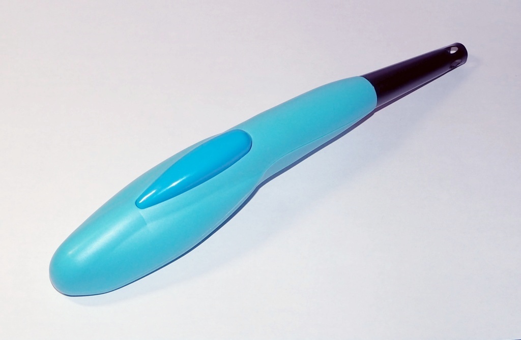 ハンドイグナイター 青 単3乾電池1本仕様 全長約25㎝ ブルー 水色 ガスライターと違って炎が出ない構造 キャンプなどに拍卖