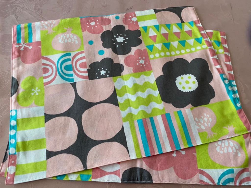 NO.2-32 裏付ランチョンマット ハンドメイド 35x45 2枚組 北欧花柄拍卖