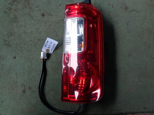 オッティ DBA-H91W 純正 右テールランプ/テールレンズ サカエ RCL-007拍卖
