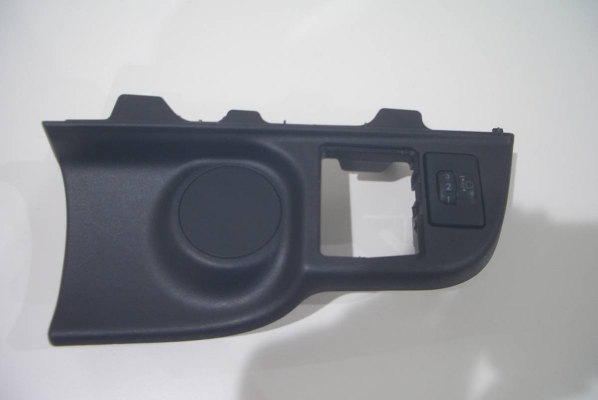 トヨタ アクア NHP10 純正 パネル ヘッドライトレベライザー付き (01)拍卖