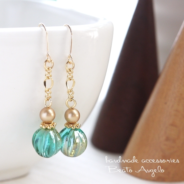 ◆◆+angelo+チェコメロンとスワロフスキーパールのピアス(p-213)アクアマリンセルシアン G 香水瓶 チェーン拍卖