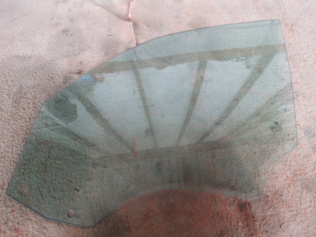 (BMW X1 VL18 E84) 左 フロント ドアガラス拍卖