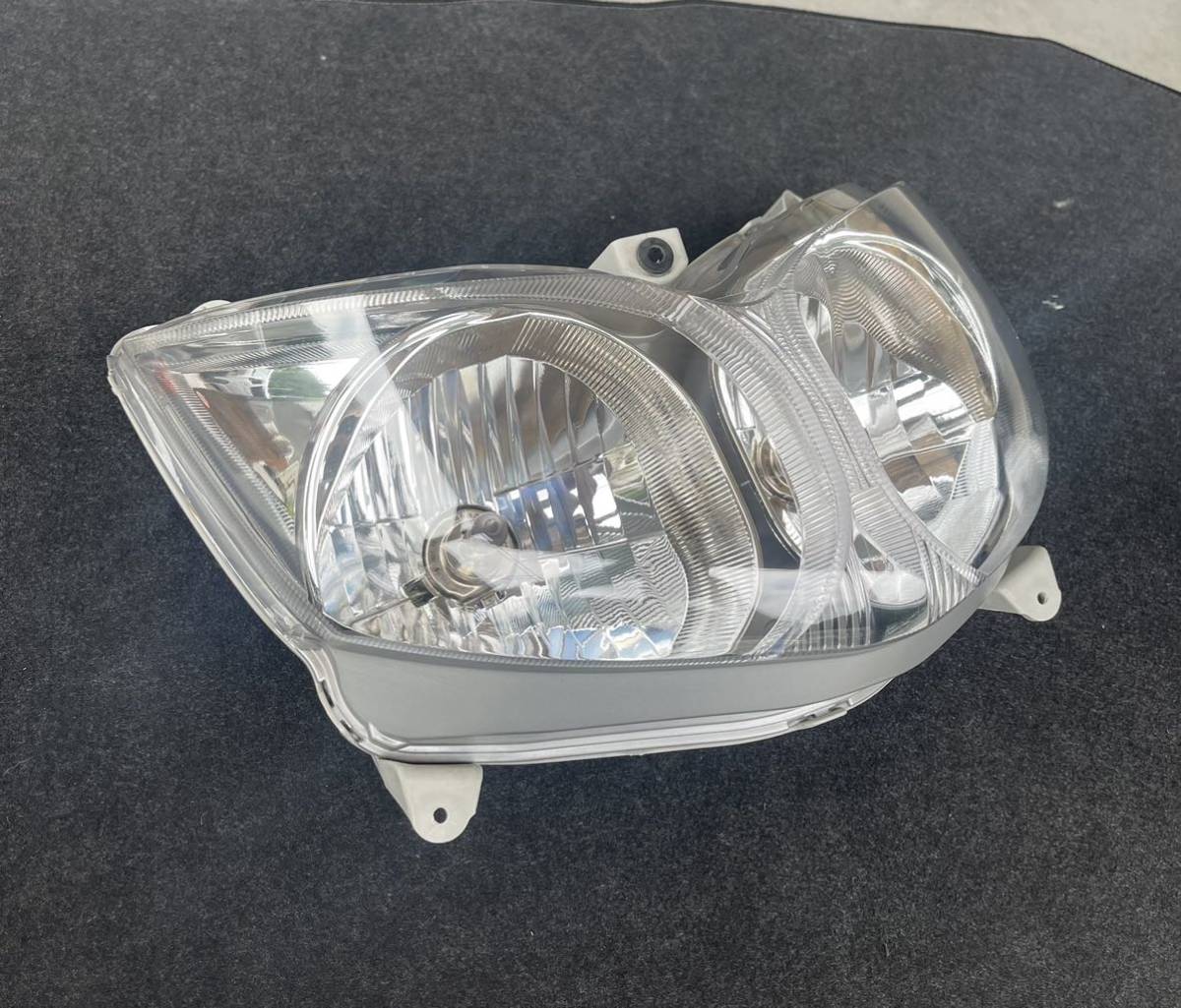 suzuki SKYWAVE タイプS CJ43A ヘッドライト STANLEY P3378 CK43A W-4488拍卖