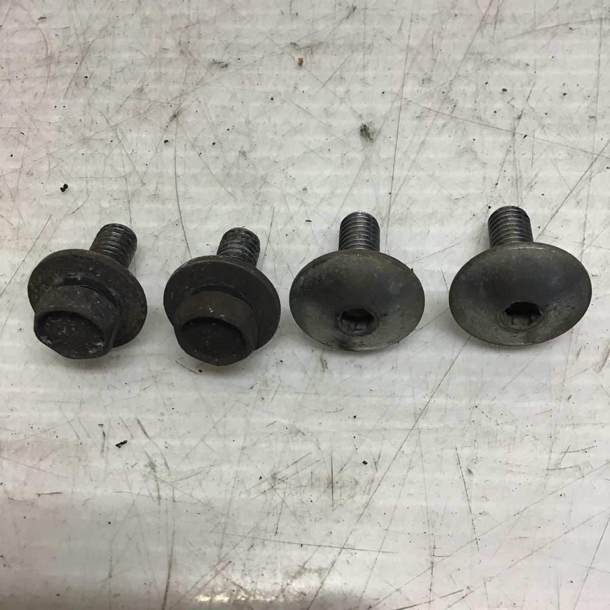 H16-21 ヤマハ マジェスティ250 SG20J フロントフェンダー ボルト 純正部品拍卖