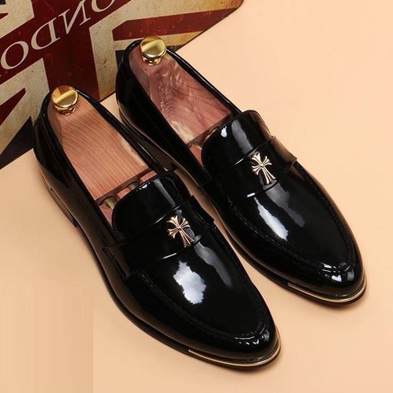 ローファー メンズ シューズ ビジネスシューズ スリッポン ドライビングシューズ 紳士靴 ローカット 黒24.5~26.5拍卖