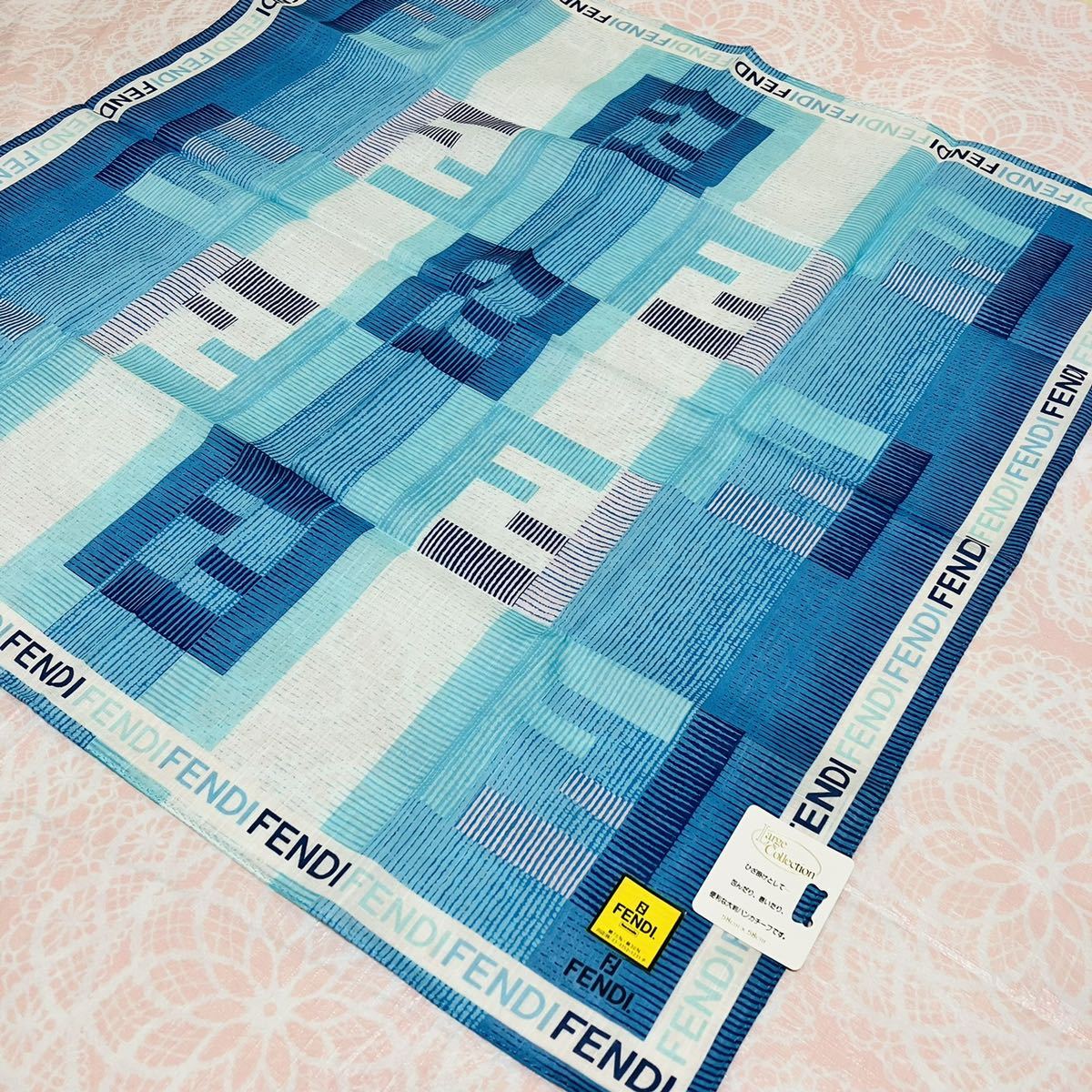 【麻混】新品/FENDI/大判ハンカチ/正規品/フェンディ/未使用/即決/ズッカ柄/匿名発送/スカーフ/58cm/ストール/廃盤品/水色/麻30%綿70%拍卖