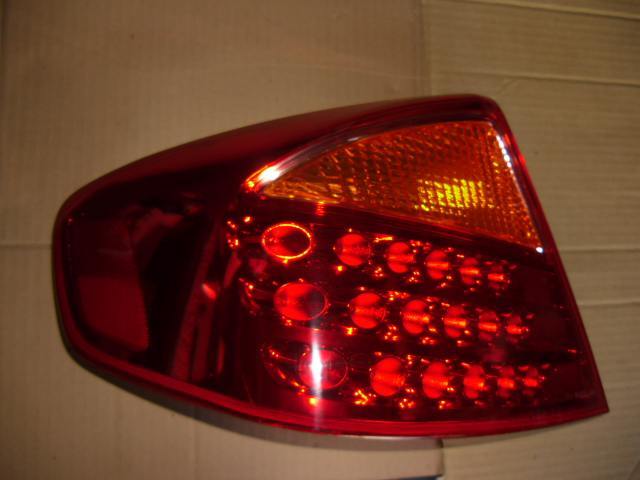 ニッサン スカイライン テール 左 V35 (BL7620)拍卖