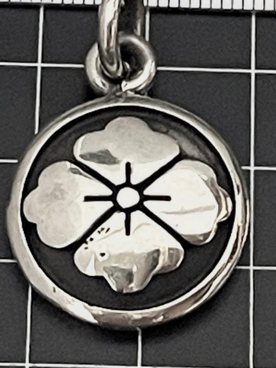 家紋ペンダント★キーホルダー★丸に花菱★小サイズ拍卖