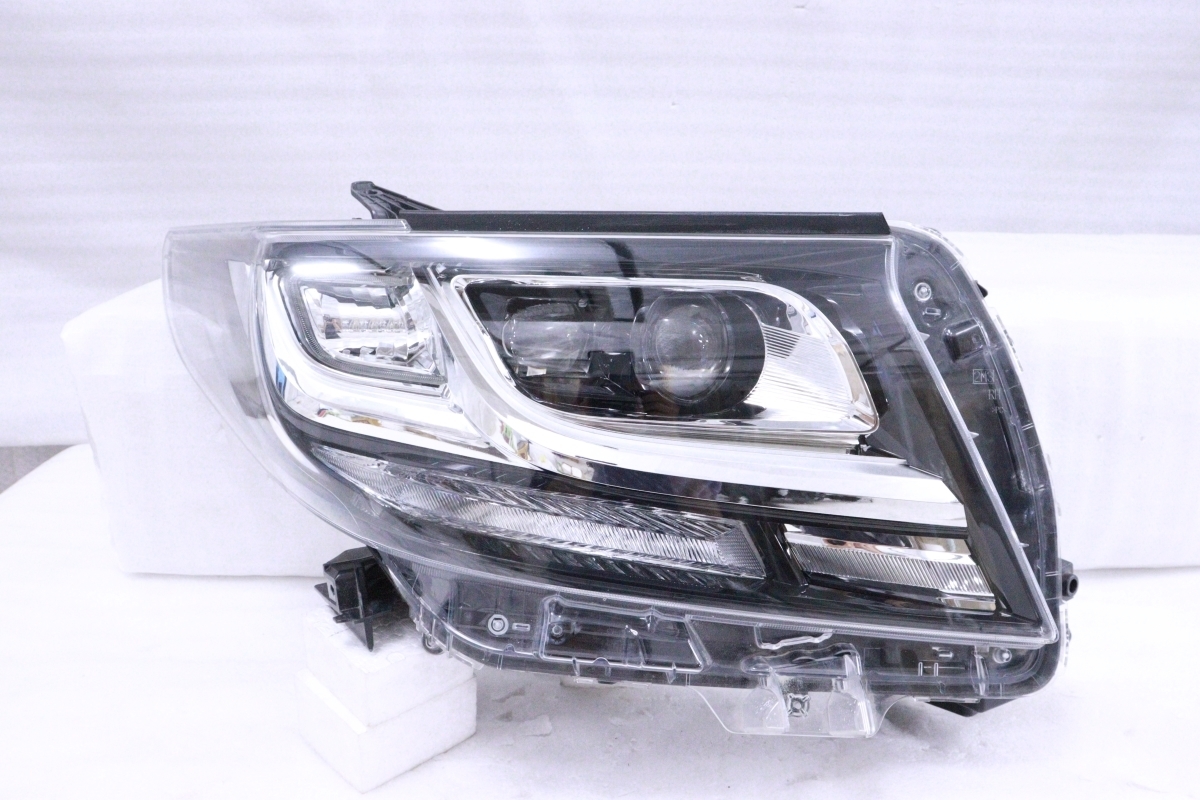28-976★前期 LED AGH30W アルファード S SA★右ヘッドライト コーナリングランプ無 58-60 ブラック ★トヨタ 純正 (QT)拍卖