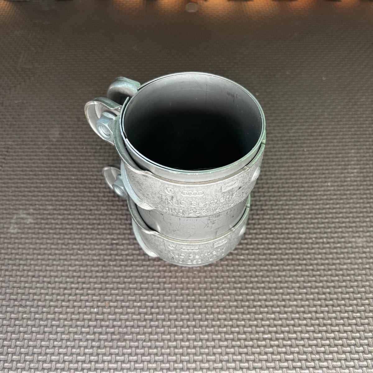 ポルシェ純正 955.111.220.21 マフラー クランプ 1K0 253 141 J拍卖