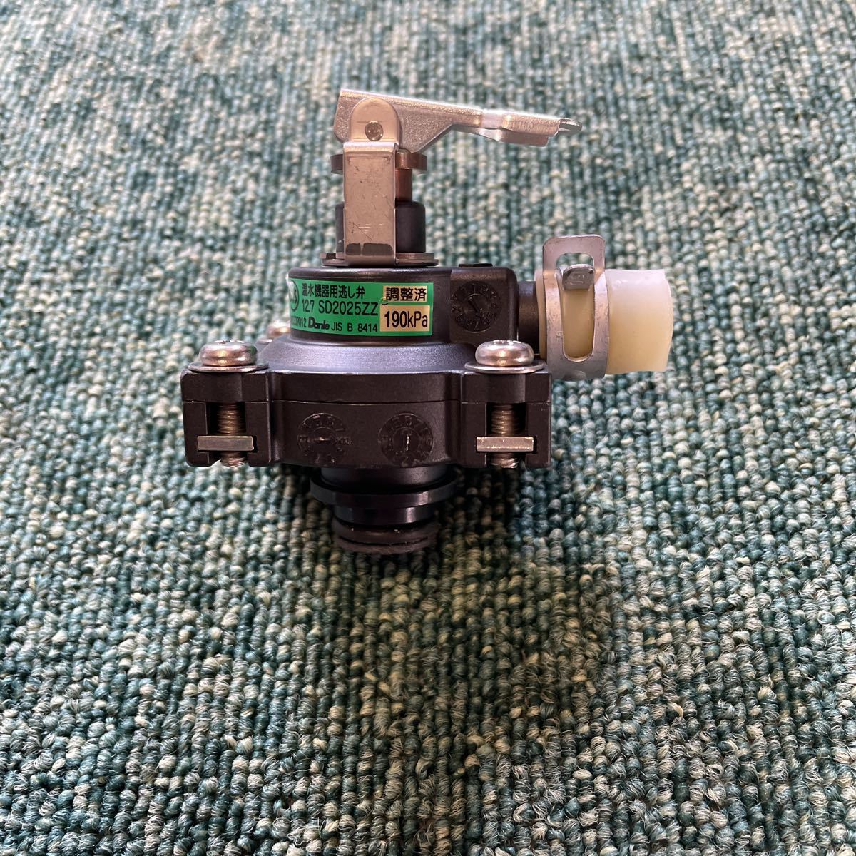 ジャンク ハウステック エコキュート 貯湯ユニット HHP-AT374HATR 温水機器用逃し弁 SD2025ZZ 190kPa 動作不明拍卖