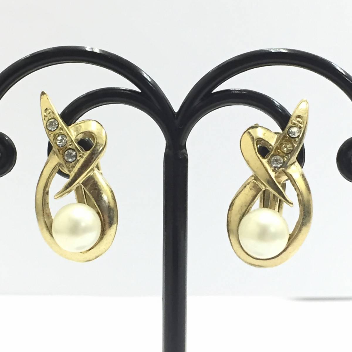 【イヤリング】約2cm パール(約5mm玉) ダイヤのようなキラキラストーン ハイセンス スタイリッシュ ゴールド 金色拍卖