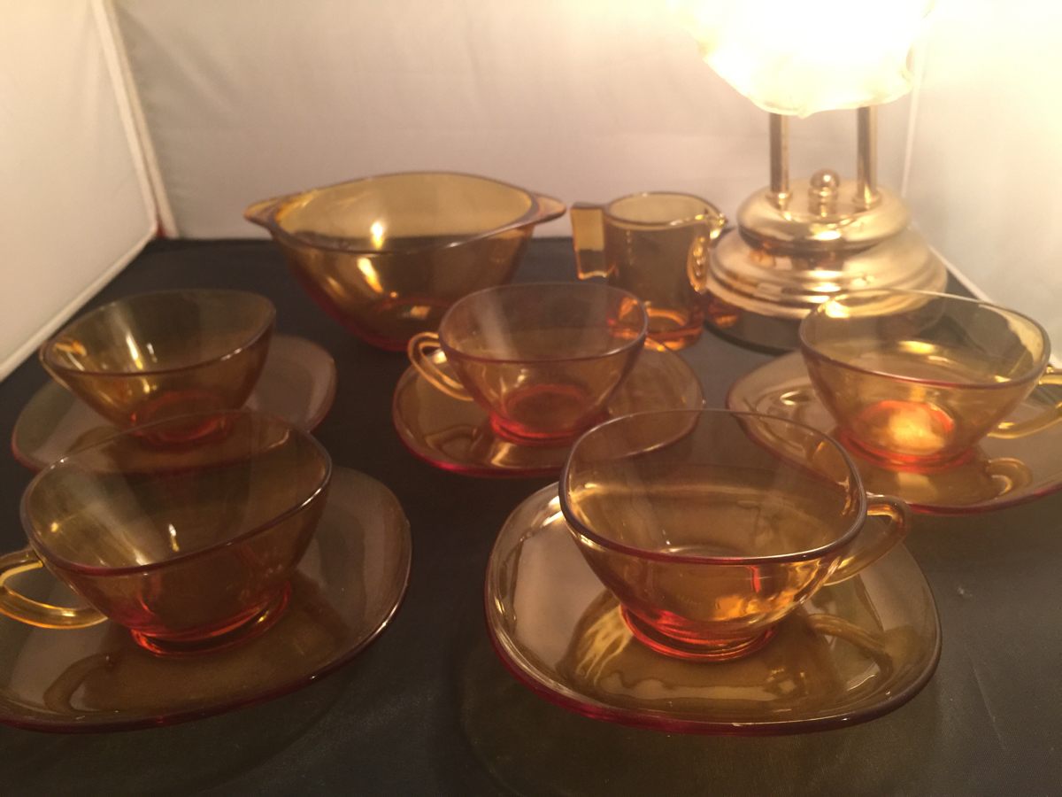 VERECO フランス製カップ&ソーサー5客とボウル1点とおまけのミルクカップ拍卖