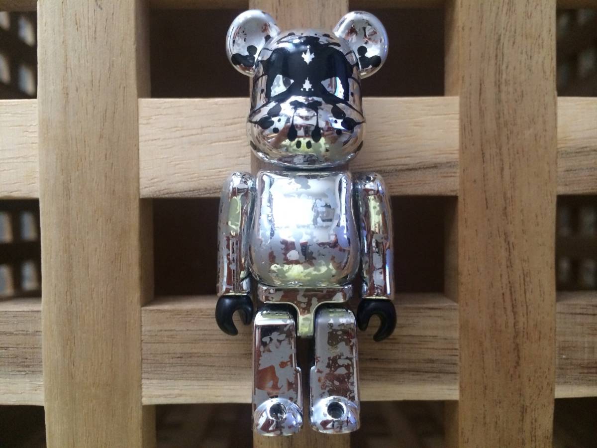 PUSHEAD psyche bandit BE@RBRICK 100%(ベアブリック・パスヘッド)拍卖