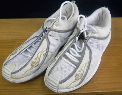 激シブ・アシックス ASA GISB ホワイト/刺繍 26.0センチ 未使用 タグ付き拍卖