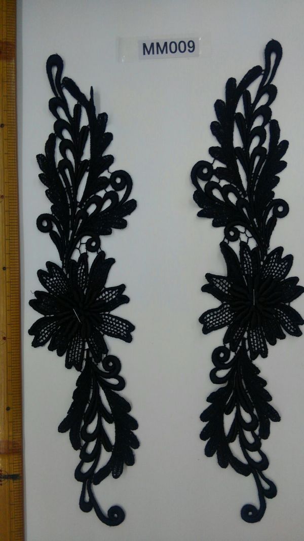 ■(MM009)黒のケミカルレースのモチーフ(1ペア)拍卖