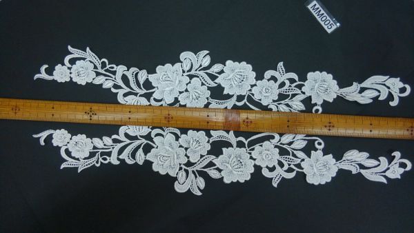 ☆(MM005)オフホワイトのケミカルレースのモチーフ(1ペア)拍卖