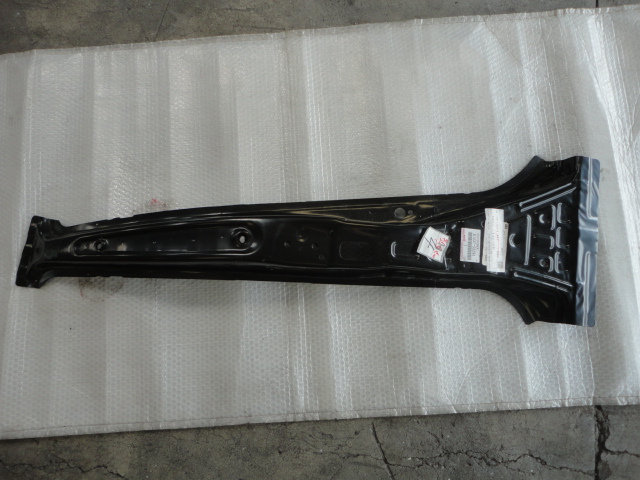 NHP10 アクア センタ ピラー インナ 右 センターピラー インナー センターピラーインナー 純正 61037-52290 TOYOTA AQUA拍卖