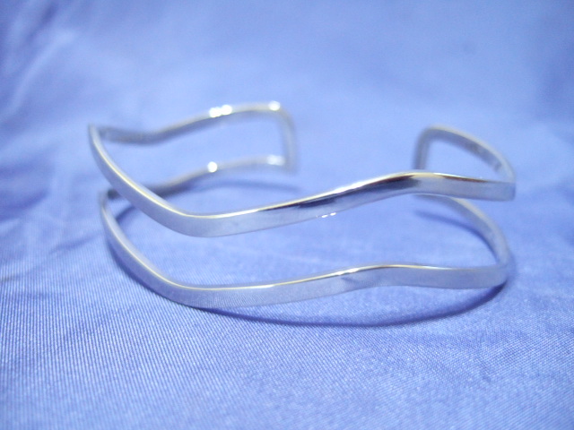 横浜最新 925SILVER♪銀2本ラインバングル16.8g巾15ミリ 送料無料ξgbξ ξ31s拍卖