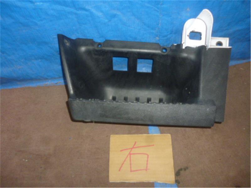 イスズ大型 純正 エルフ 《 NPR81N 》 右サイドステップ P91400-21003389拍卖