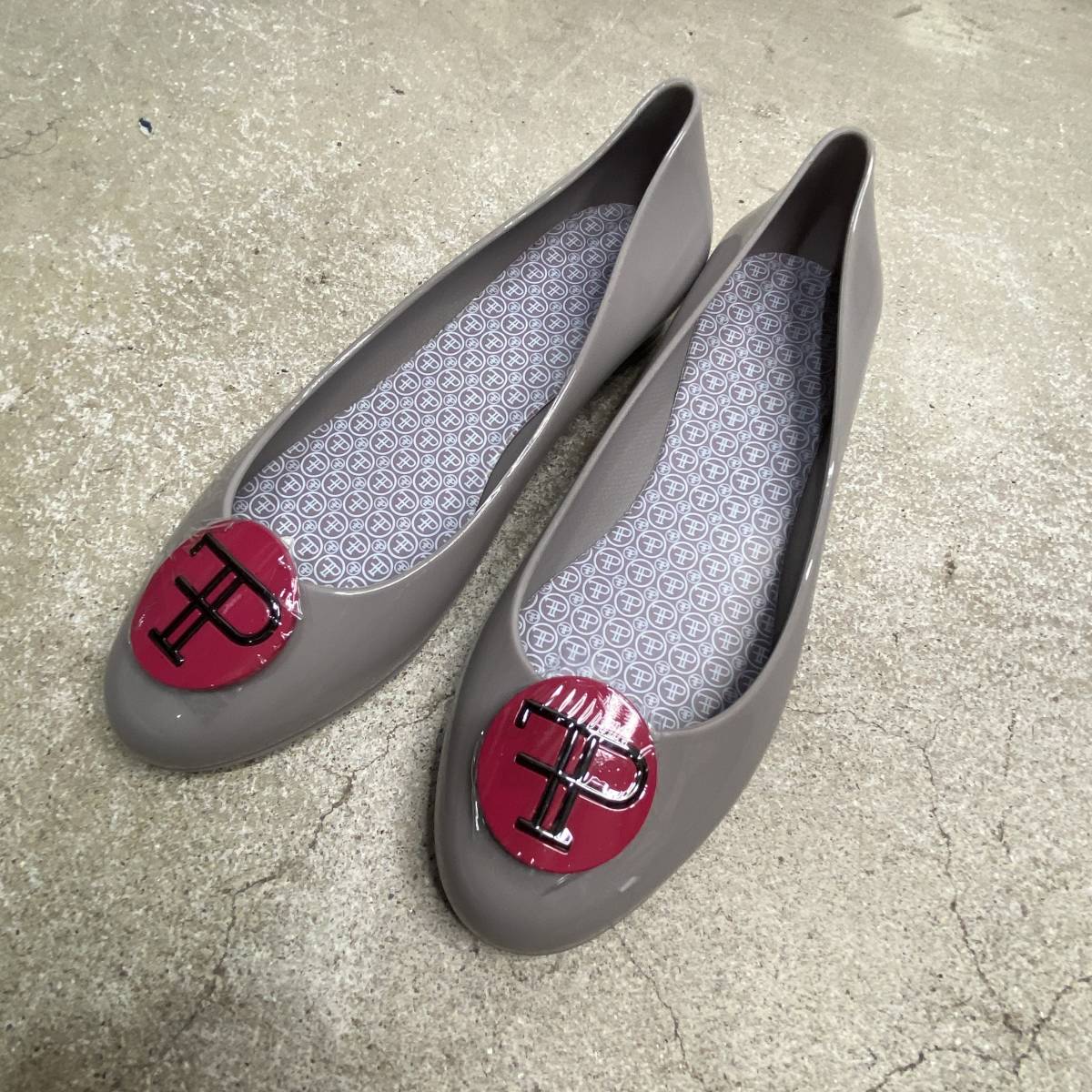 ☆送料無料☆未使用品☆faux pas paris☆フォーパパリ☆パンプス☆グレー☆H22拍卖