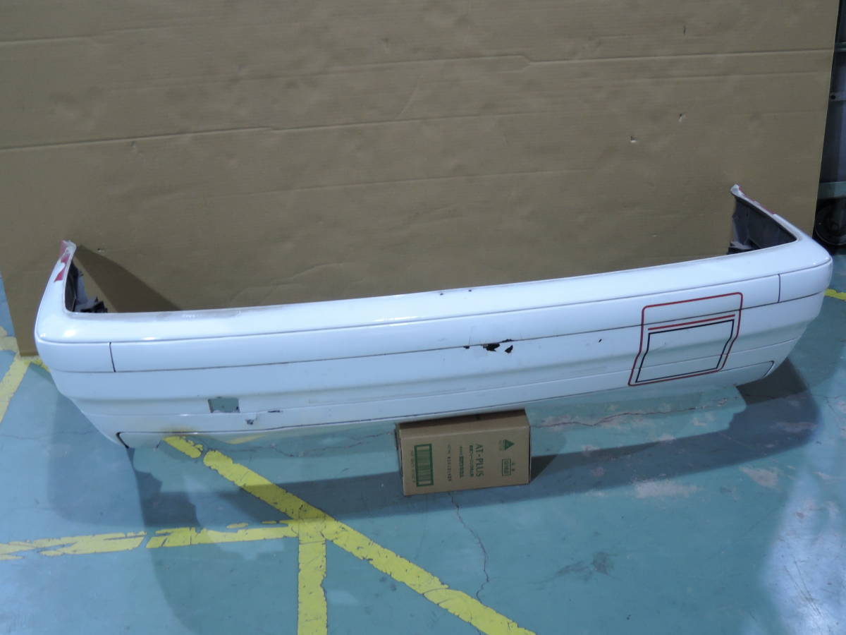 【詳細不明】 BMW クーペ E36 318is 320i (訳アリ品) リア バンパー 白系 ホワイト エアロ スポイラー 補修 加工ベース BM-01拍卖