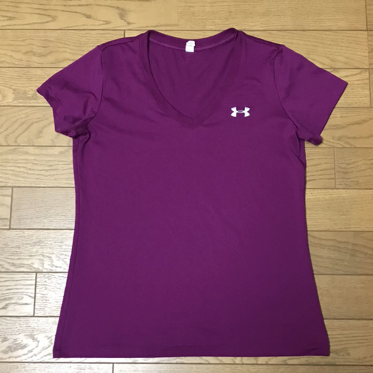 UNDER ARMOUR WOMEN’S SHORT SLEEVE T-SHIRTS size-XS(着丈57身幅46) 中古 送料無料 NCNR拍卖