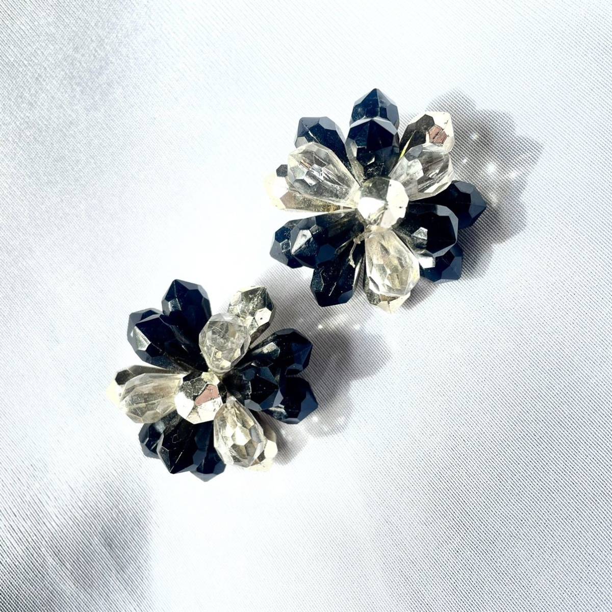 ヴィンテージ 花モチーフ フラワーモチーフ 黒 クリアビーズ イヤリング vintage拍卖