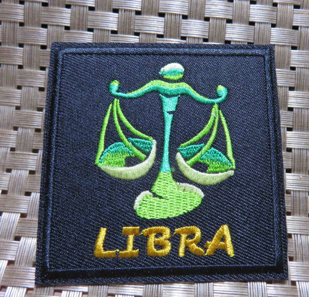 天秤 黒 星座◆新品 天秤座、てんびん座、天秤宮 刺繍ワッペン◆バイク バイカー ロック■ミリタリー・サバゲー ・ファッション拍卖