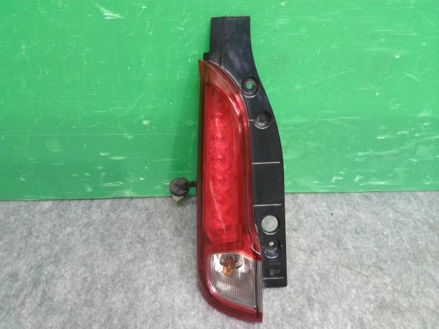 スペーシア DBA-MK32S 左テールランプ G 35670-81M01拍卖