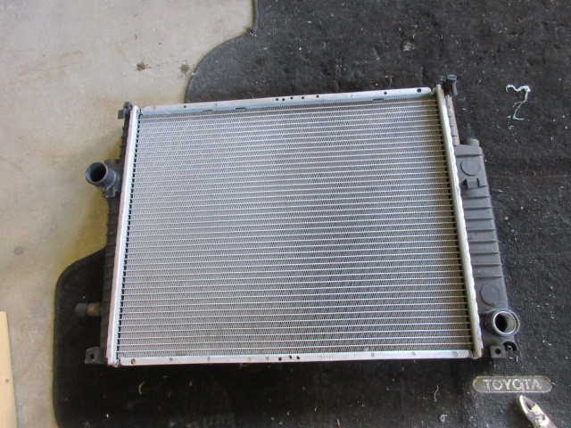 ★31R4A6431 BMW321I 純正ラジエター ラジエーター 修理やストック等に拍卖