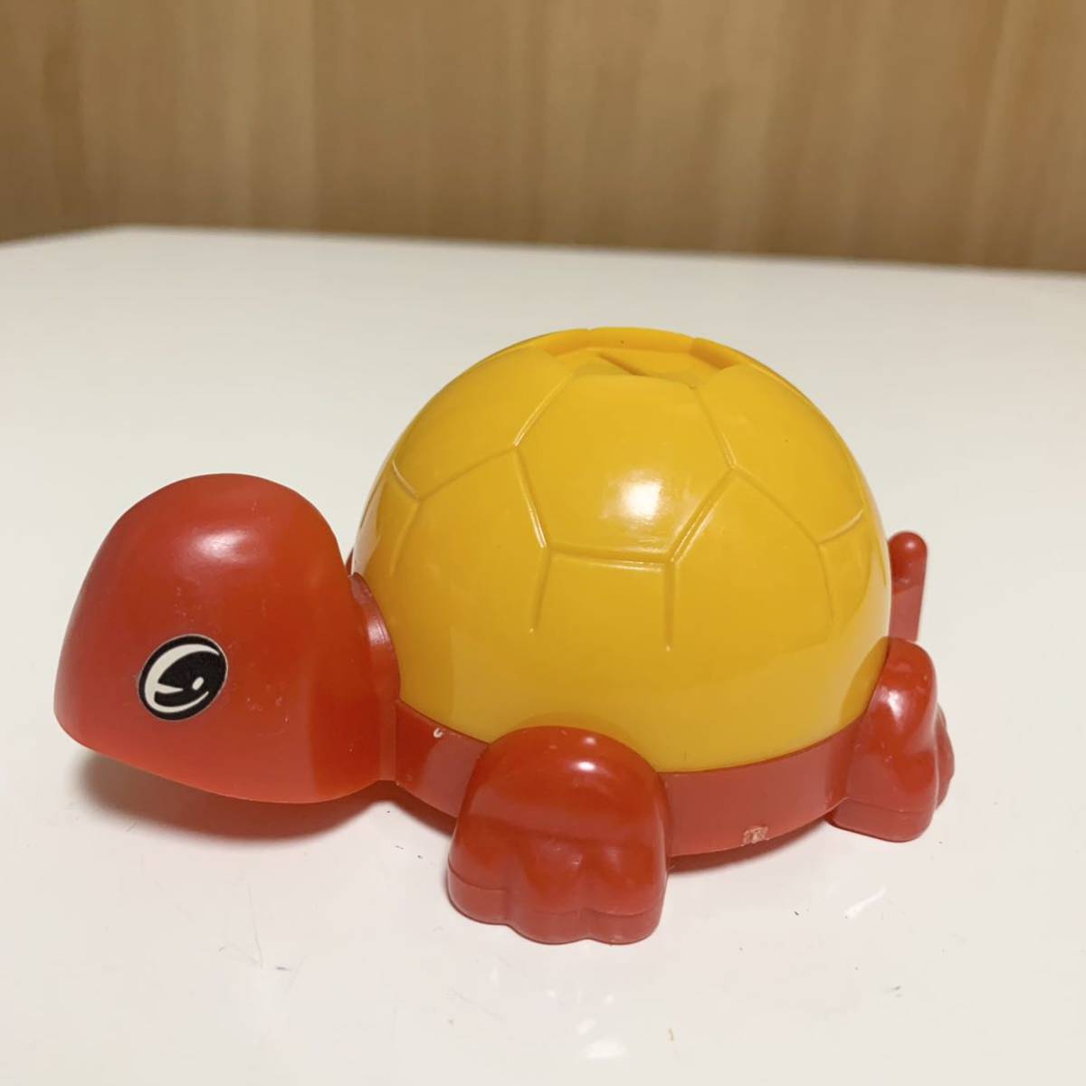 匿名配送 住友信託銀行 赤黄亀さん 壁掛け レア 希少 非売品 ノベルティー 昭和レトロ ららら貯金箱 かめ カメ 当時物 企業物 年代物拍卖