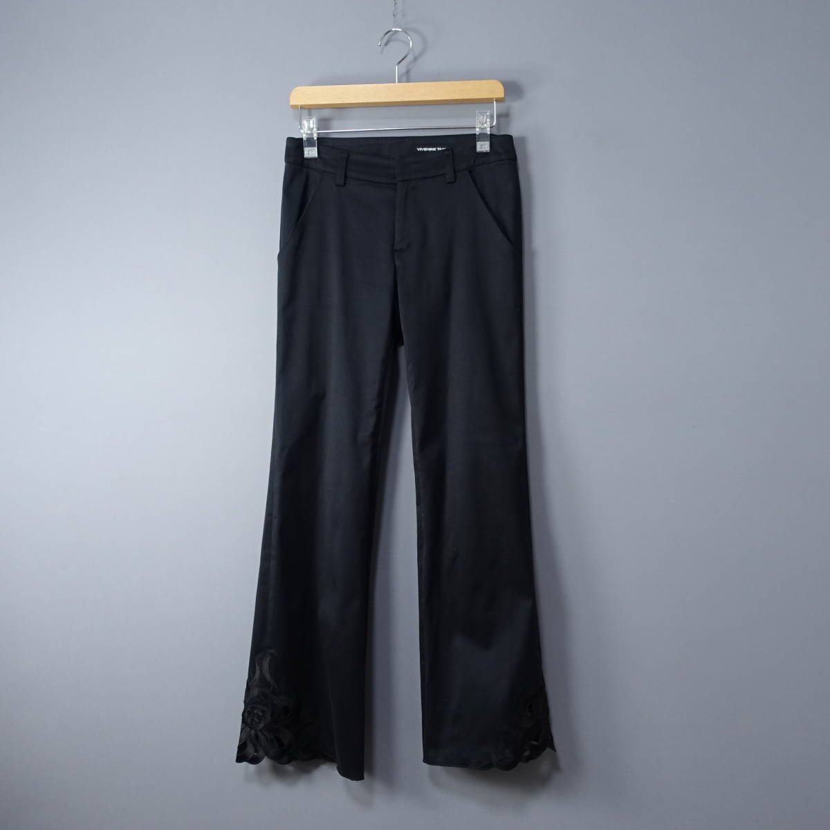 VIVIENNE TAM/ヴィヴィアンタム/ ビビアンタム/0/日本製/刺しゅう/ストレッチパンツ/ブラック/黒/レディースボトムス拍卖