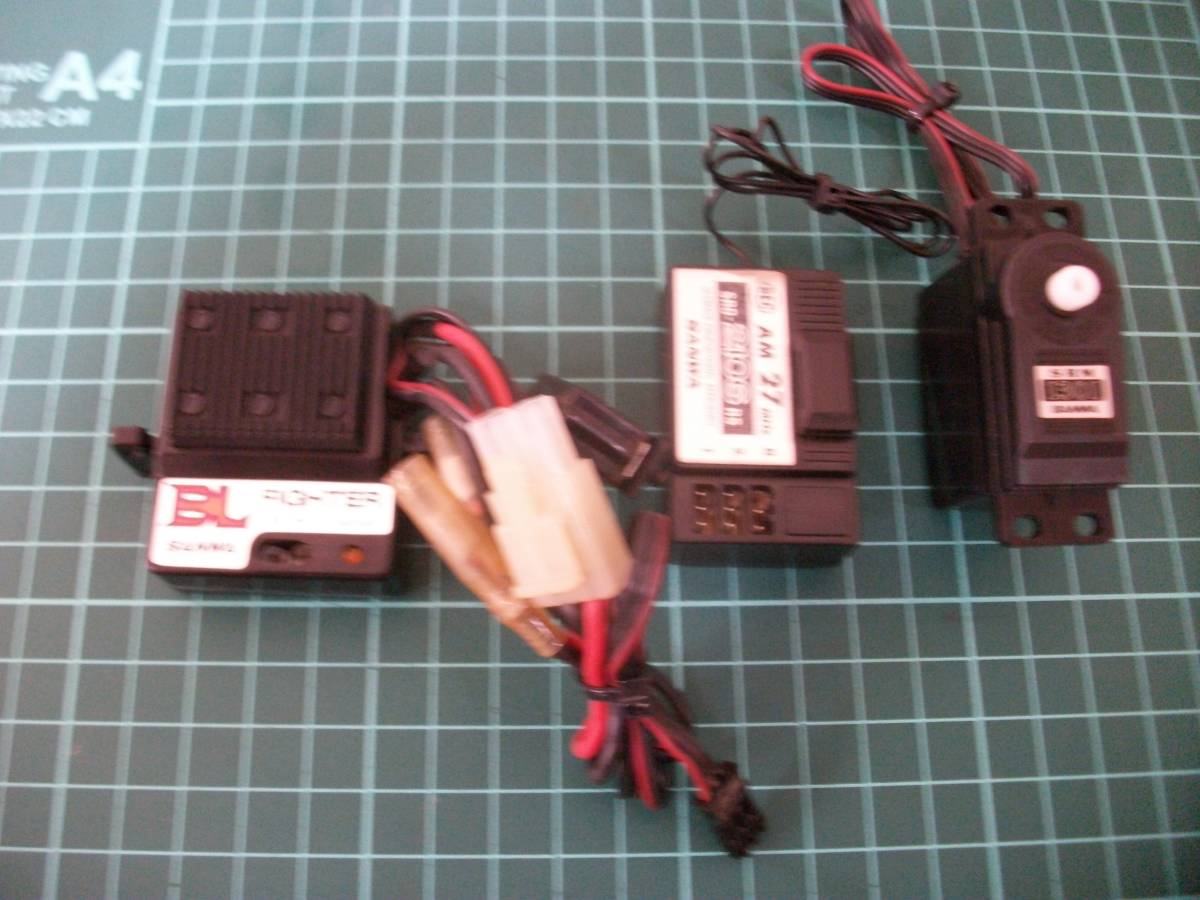 【激安目玉商品】サンワ アンプ(BL)/サーボセット クリスタル無 簡易通電動作確認済 一応ジャンク扱 レターパック送料一律!!拍卖