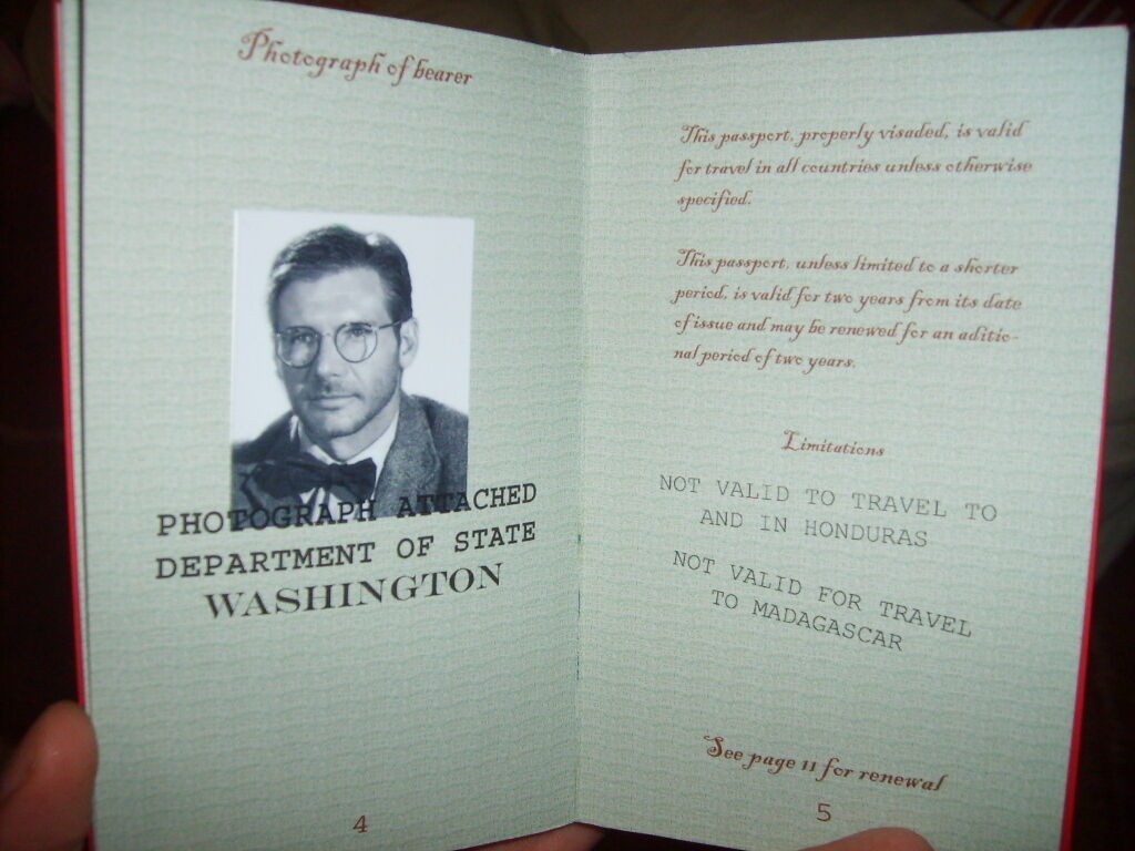 ij 海外 限定品 送料込み インディ・ジョーンズ 小道具 パスポート レプリカ 2拍卖