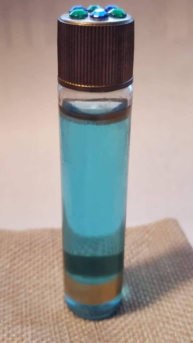 ij 海外 限定品 送料込み インディ・ジョーンズ 小道具 The Temple of Doom Antidote Vial拍卖