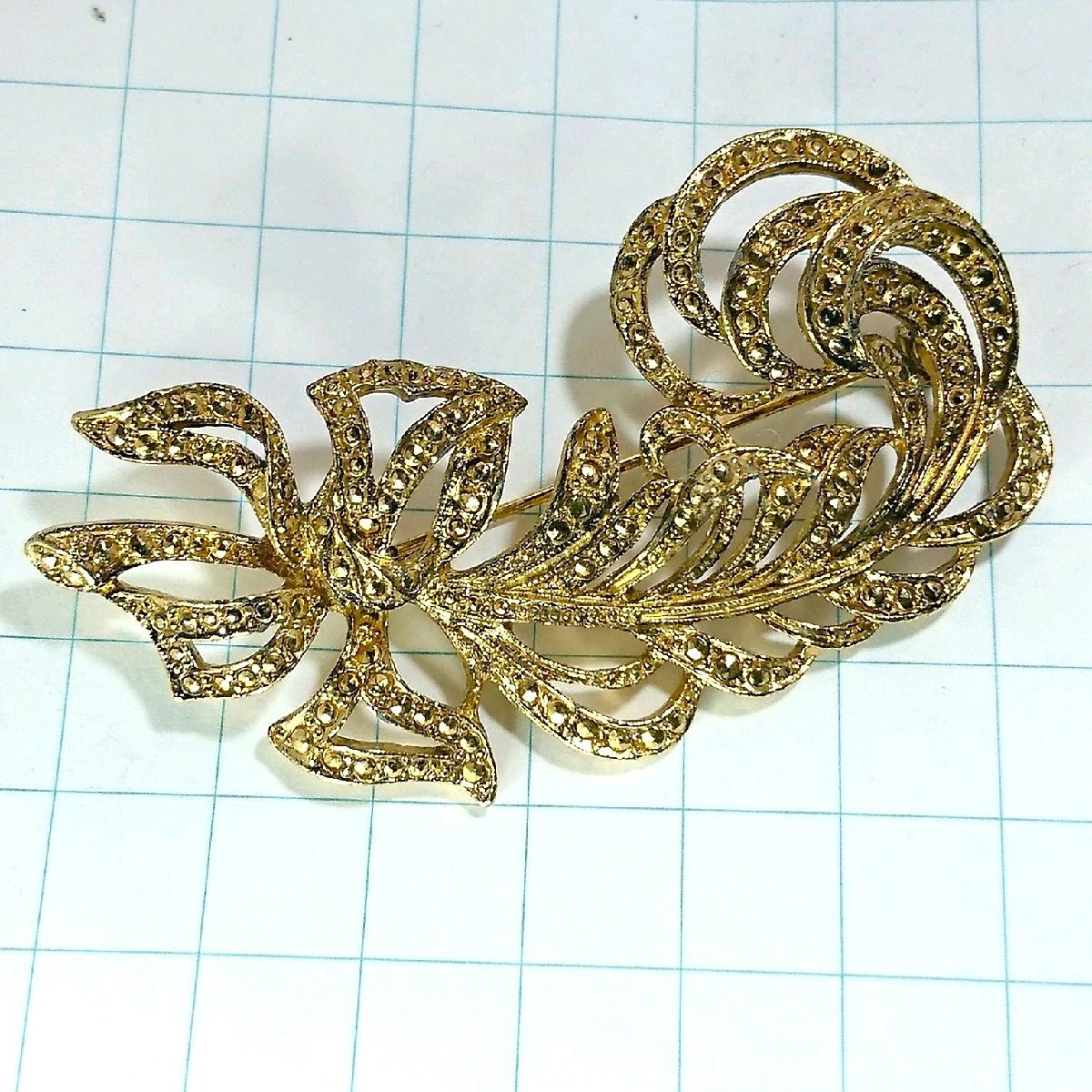 送料無料)ビンテージ☆ゴールド デザインブローチ☆アンティークブローチ A11847拍卖
