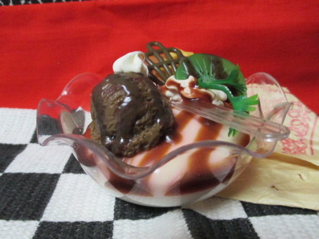 ★チョコレートアイスクリーム プリンアラモード キウイ マスコット ミニチュア 新品未開封 食品サンプル拍卖