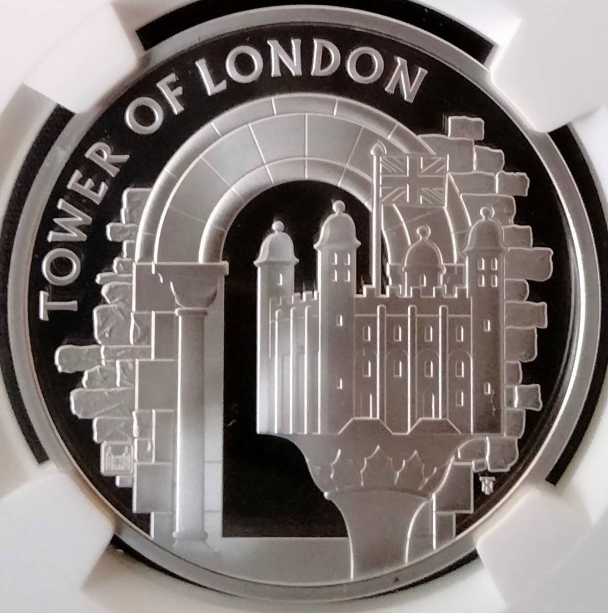 【 ロンドン塔 ホワイト・タワー 】★最高鑑定20枚!★ 2020 イギリス 5ポンド プルーフ銀貨 NGC PF70 ULTRA CAMEO ファースト・リリース拍卖