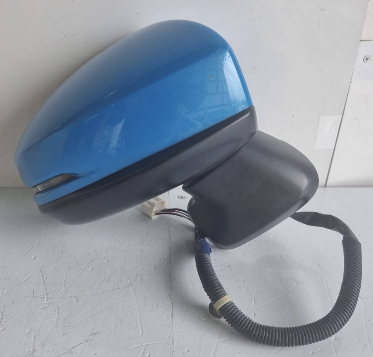 ホンダ フィット GP5 ドアミラー 右 (B595P スカイブルー)拍卖