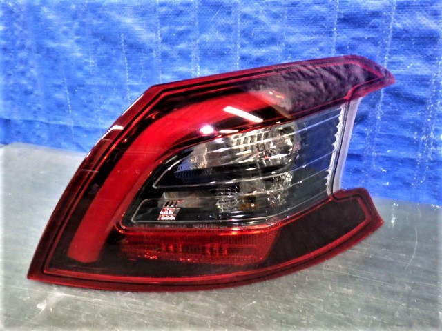 S730 プジョー 308 ハッチバック T9 右テール LED 9823728580 美品拍卖