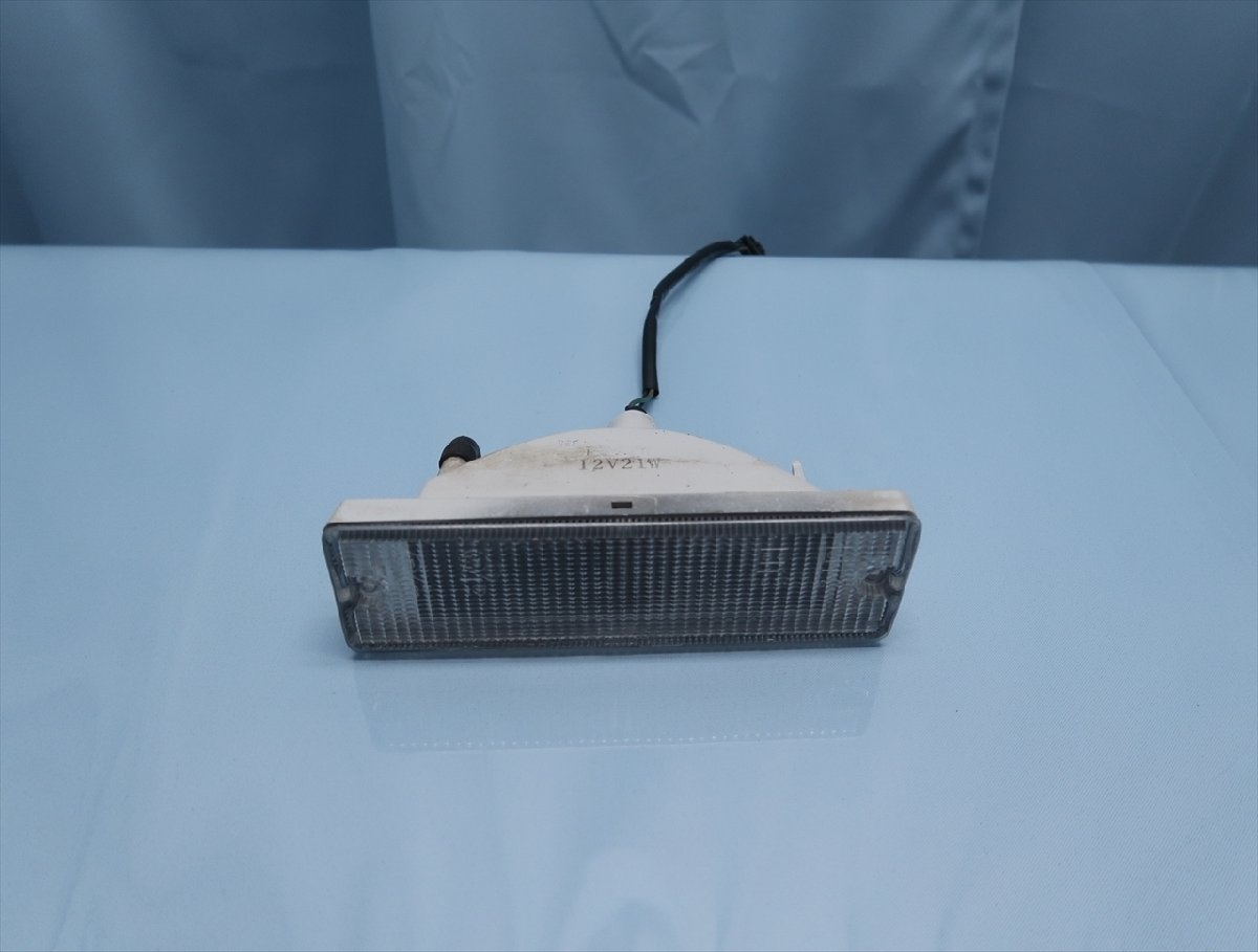 QJY31 セドリック 純正 バンパーウインカー 中古 (管理:220930-05) IKI3157 ウインカーレンズ Y31 左側 L ※プラスチック亀裂※拍卖