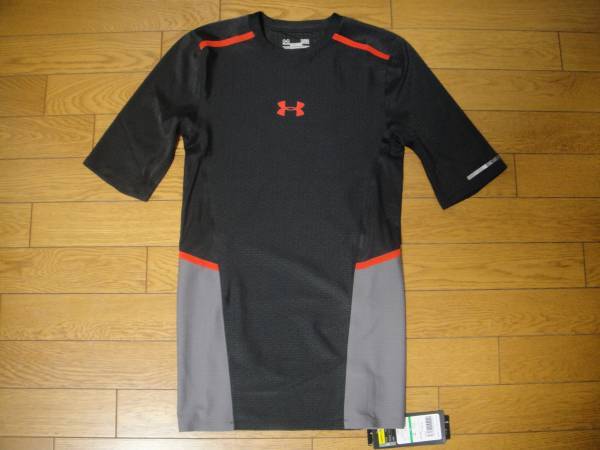 UA CLUTCHFITコンプレッション1/2スリーブ MCM7504  半袖拍卖