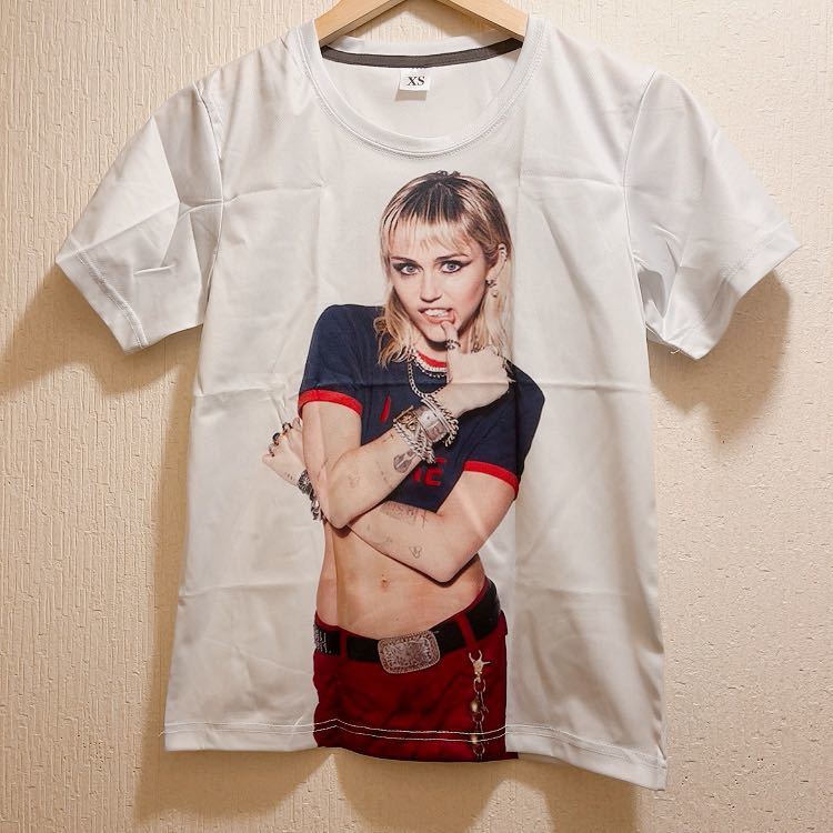 新品 ホワイト地マイリーサイラスTシャツ★ユニセックス★M★最終値下げ★他フリマでもセール中★現品限り!拍卖