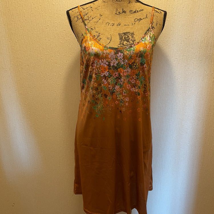新品★ライトブラウン★花柄★キャミワンピース★セクシーワンピース★L★最終値下げ★他フリマでもセール中★現品限り!早い者勝ち、拍卖