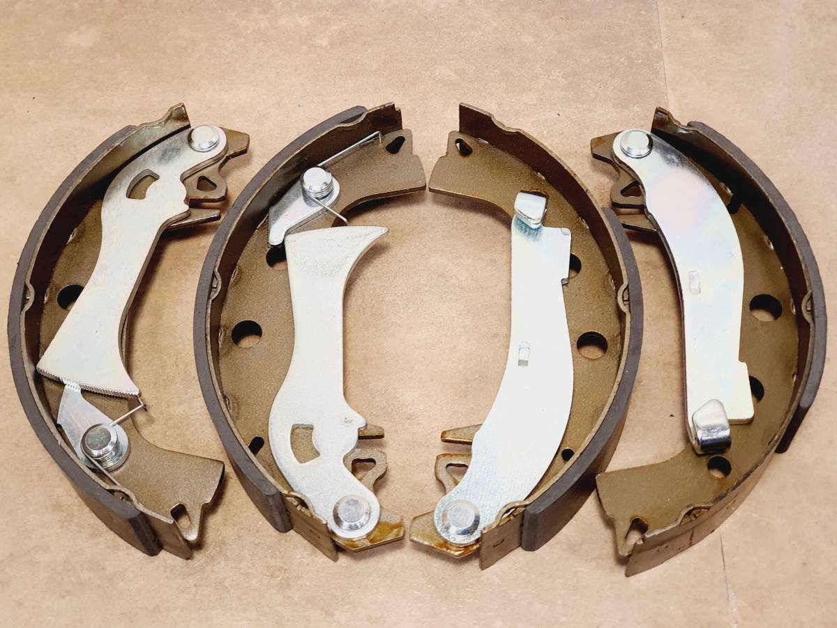 ルノー・4 キャトル フロントブレーキシュー 1100用拍卖